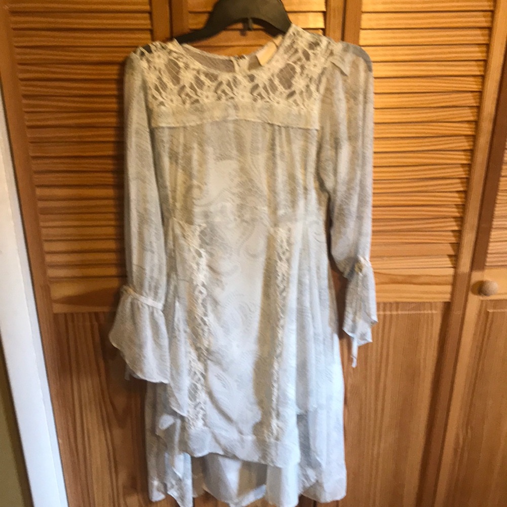 White long sleeve dress